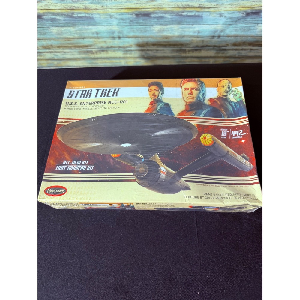 Polar Lights Star Trek Discovery USS Enterprise NCC-1701 1:1000 Model Kit NEW